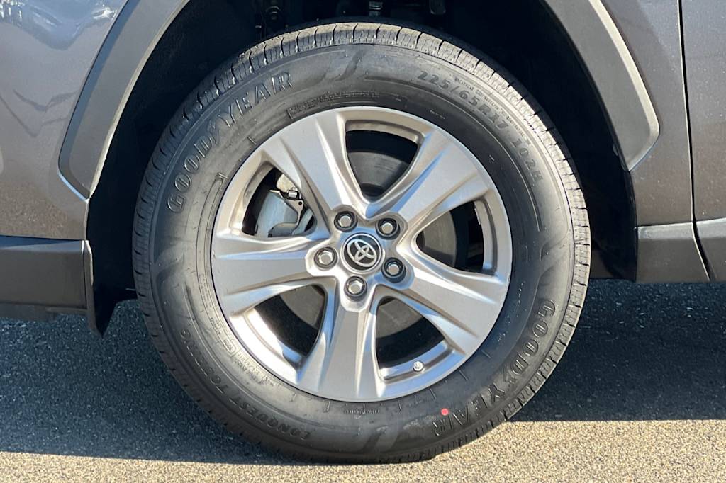 Thumbnail: 2022 Toyota RAV4 - 7