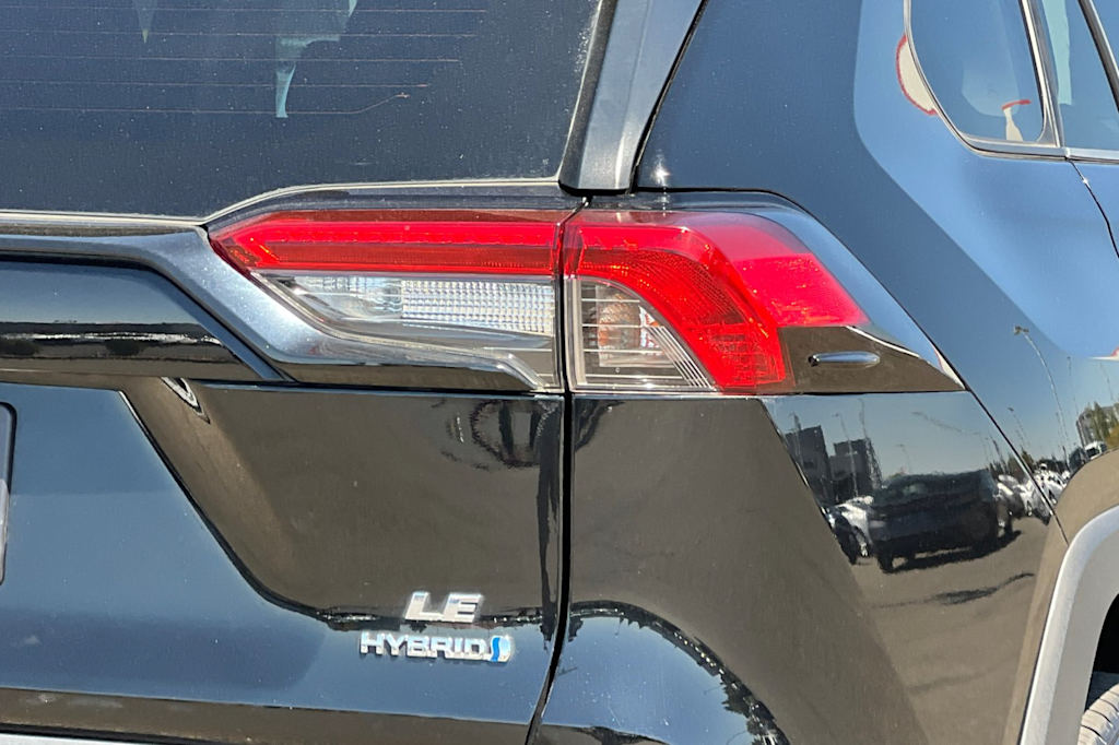 Thumbnail: 2021 Toyota RAV4 - 32