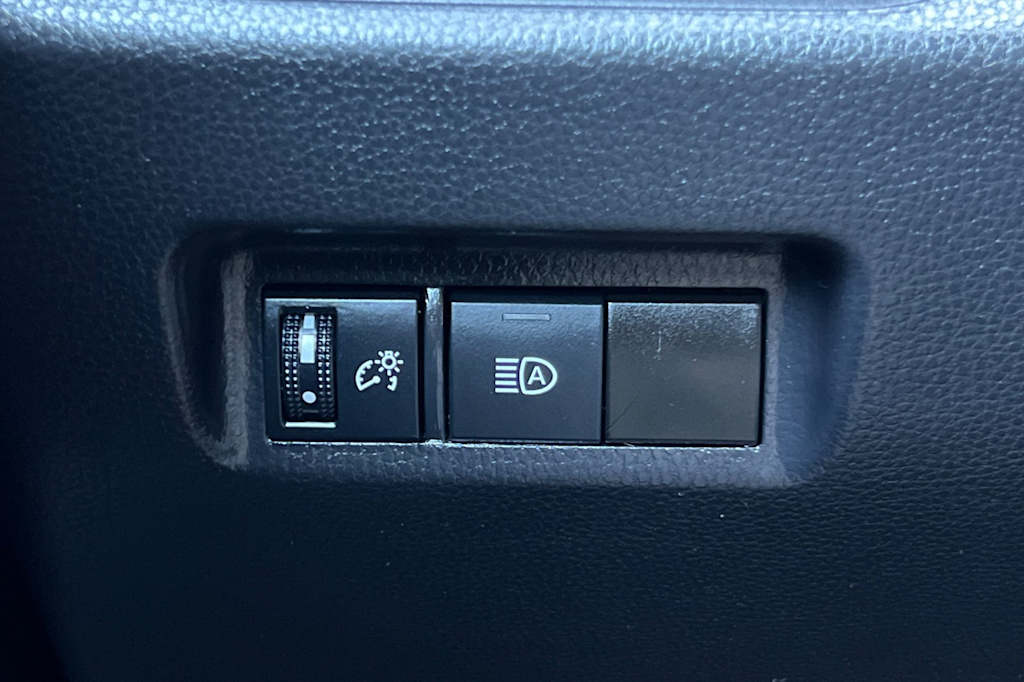 Thumbnail: 2021 Toyota RAV4 - 31