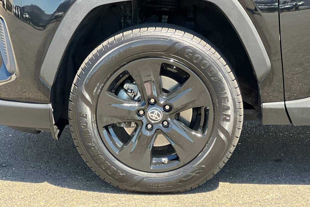 Thumbnail: 2021 Toyota RAV4 - 7