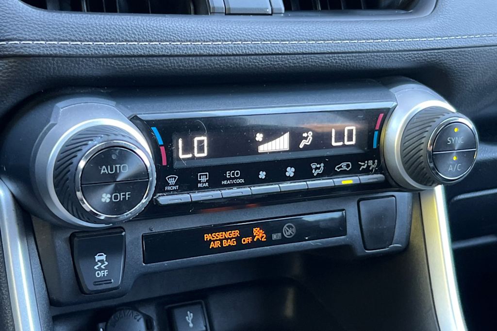 Thumbnail: 2021 Toyota RAV4 - 26
