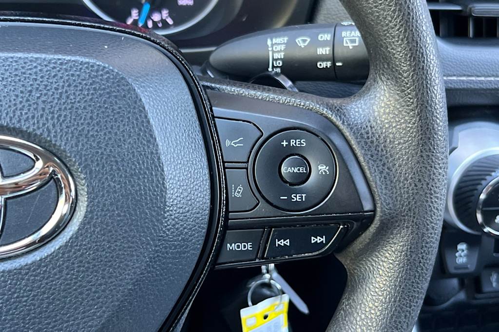 Thumbnail: 2021 Toyota RAV4 - 29