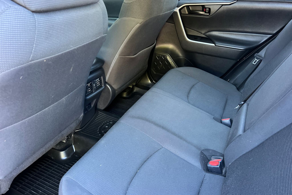 Thumbnail: 2021 Toyota RAV4 - 10