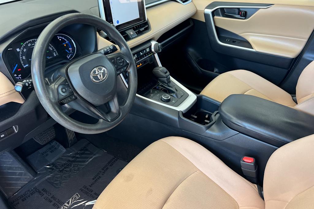Thumbnail: 2023 Toyota RAV4 - 8