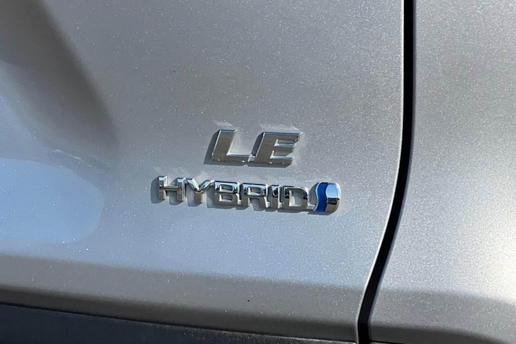 Thumbnail: 2021 Toyota RAV4 - 32