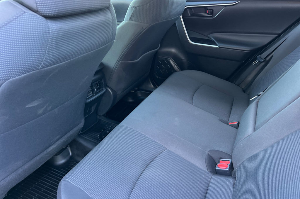 Thumbnail: 2021 Toyota RAV4 - 11