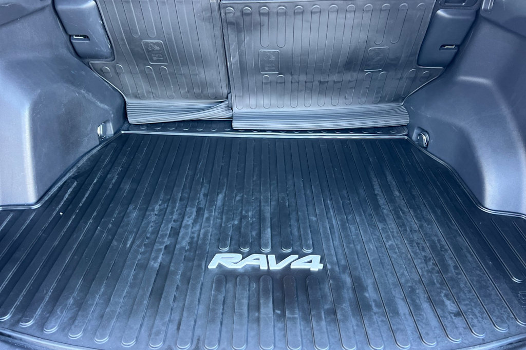 Thumbnail: 2021 Toyota RAV4 - 7
