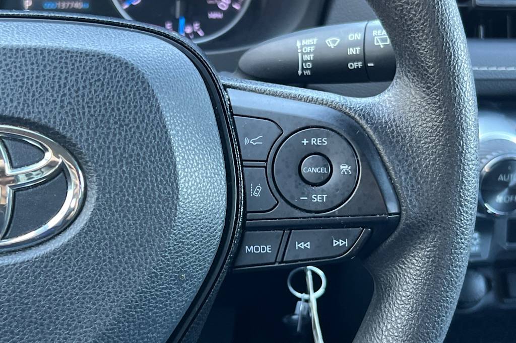 Thumbnail: 2021 Toyota RAV4 - 29