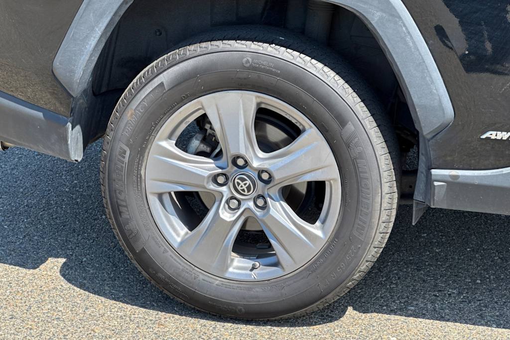 Thumbnail: 2022 Toyota RAV4 - 19