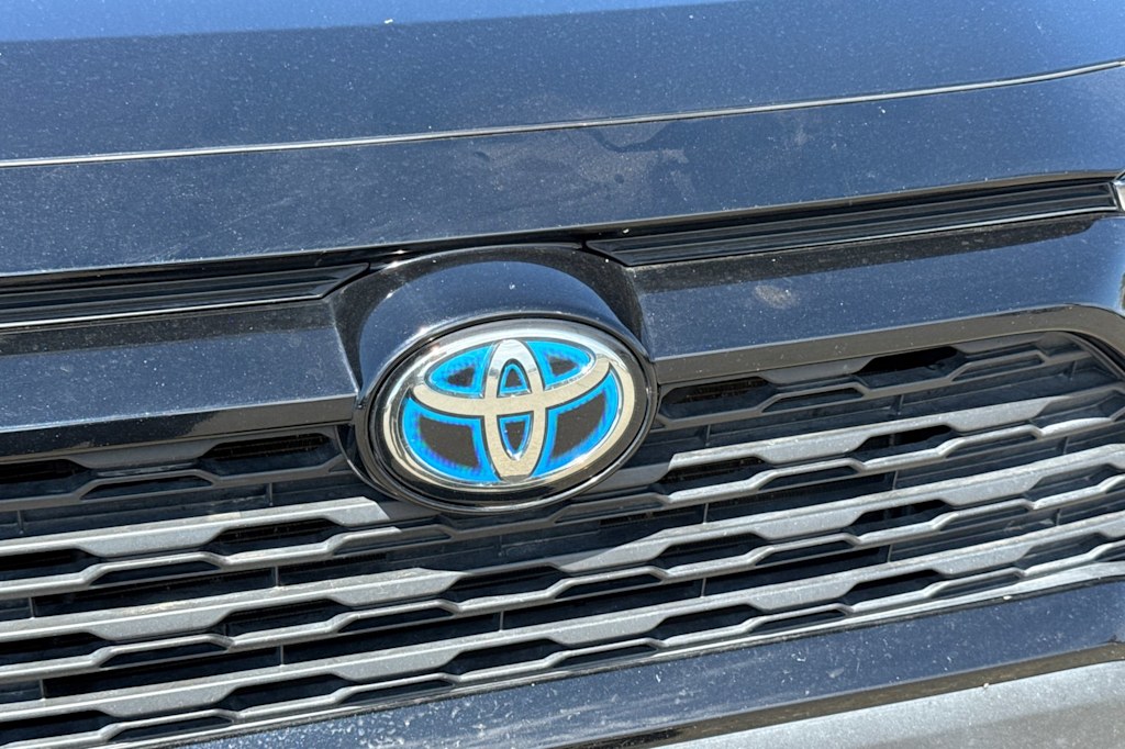 Thumbnail: 2022 Toyota RAV4 - 15