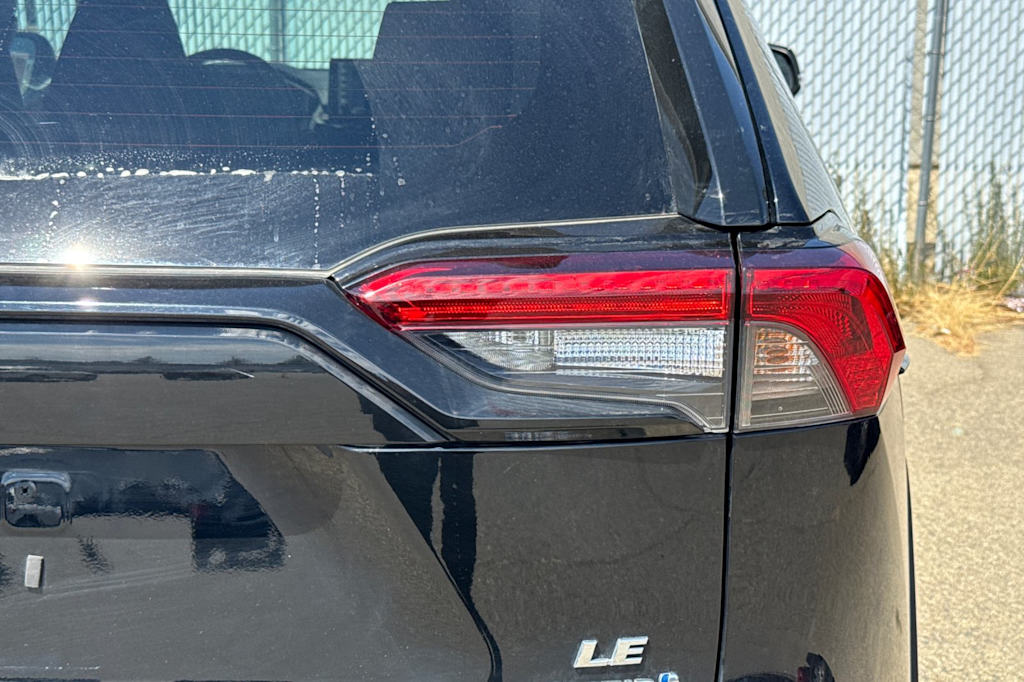 Thumbnail: 2022 Toyota RAV4 - 20
