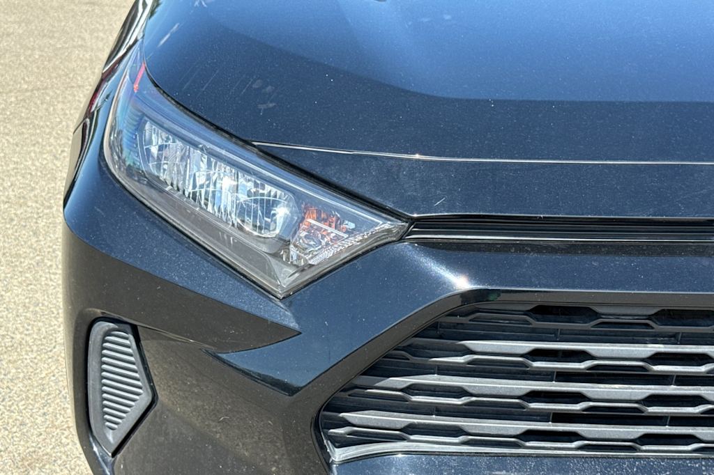 Thumbnail: 2022 Toyota RAV4 - 16