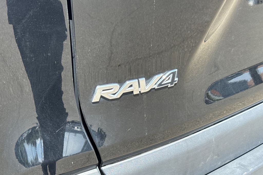 Thumbnail: 2022 Toyota RAV4 - 23