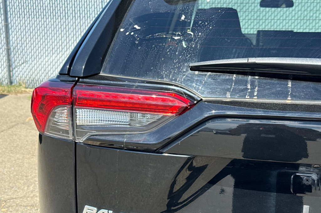 Thumbnail: 2022 Toyota RAV4 - 22