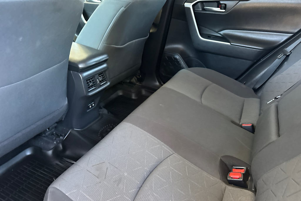 Thumbnail: 2021 Toyota RAV4 - 10