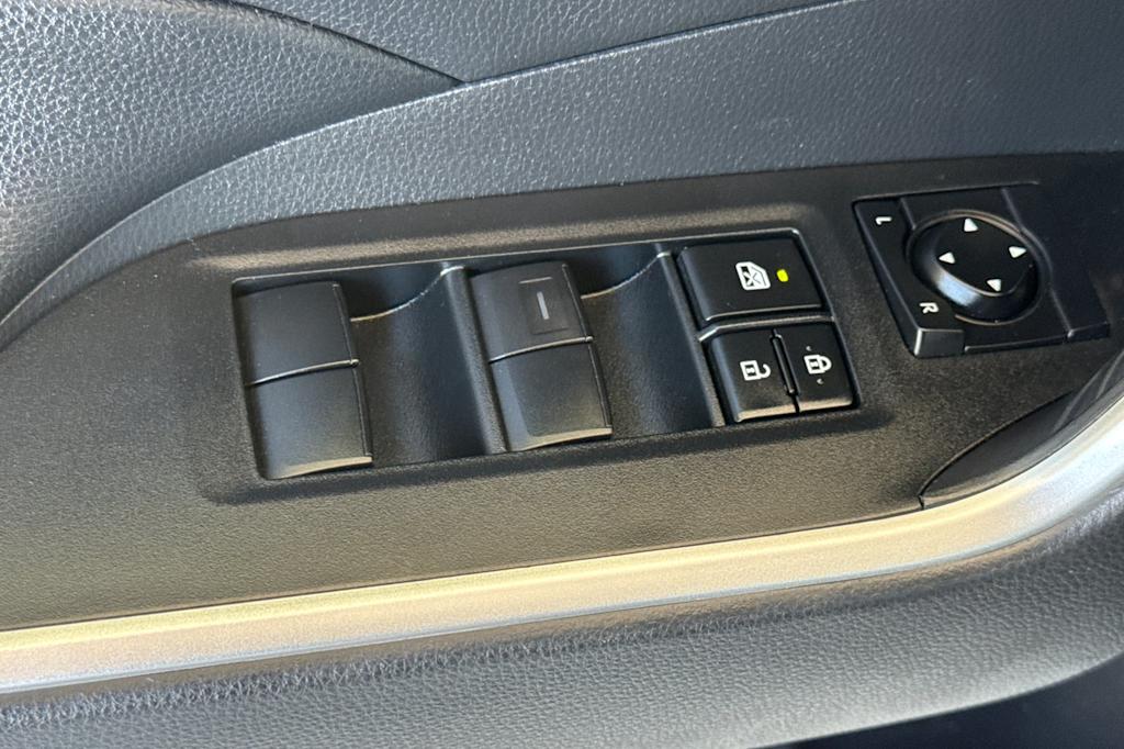 Thumbnail: 2021 Toyota RAV4 - 22