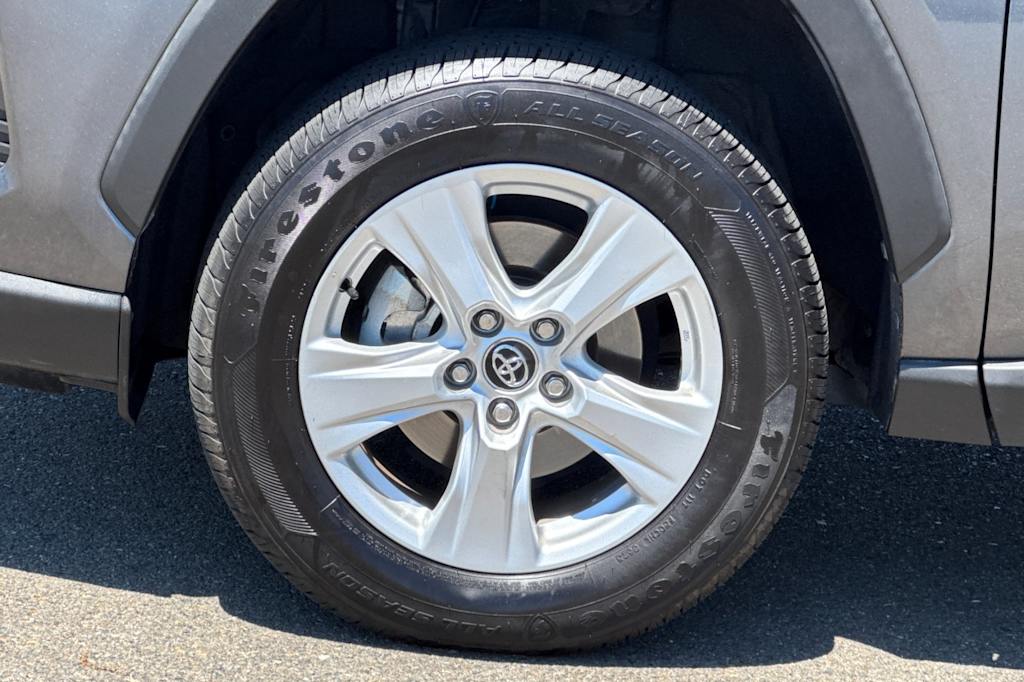 Thumbnail: 2021 Toyota RAV4 - 8