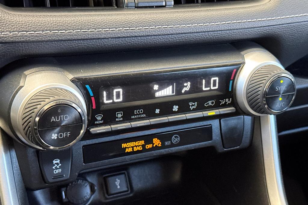 Thumbnail: 2021 Toyota RAV4 - 26