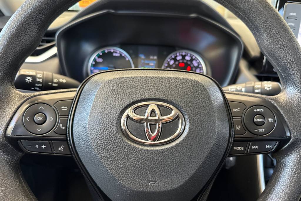 Thumbnail: 2021 Toyota RAV4 - 28