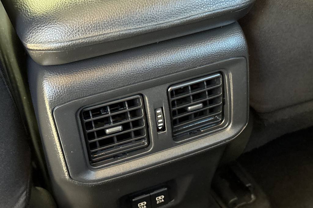 Thumbnail: 2021 Toyota RAV4 - 24