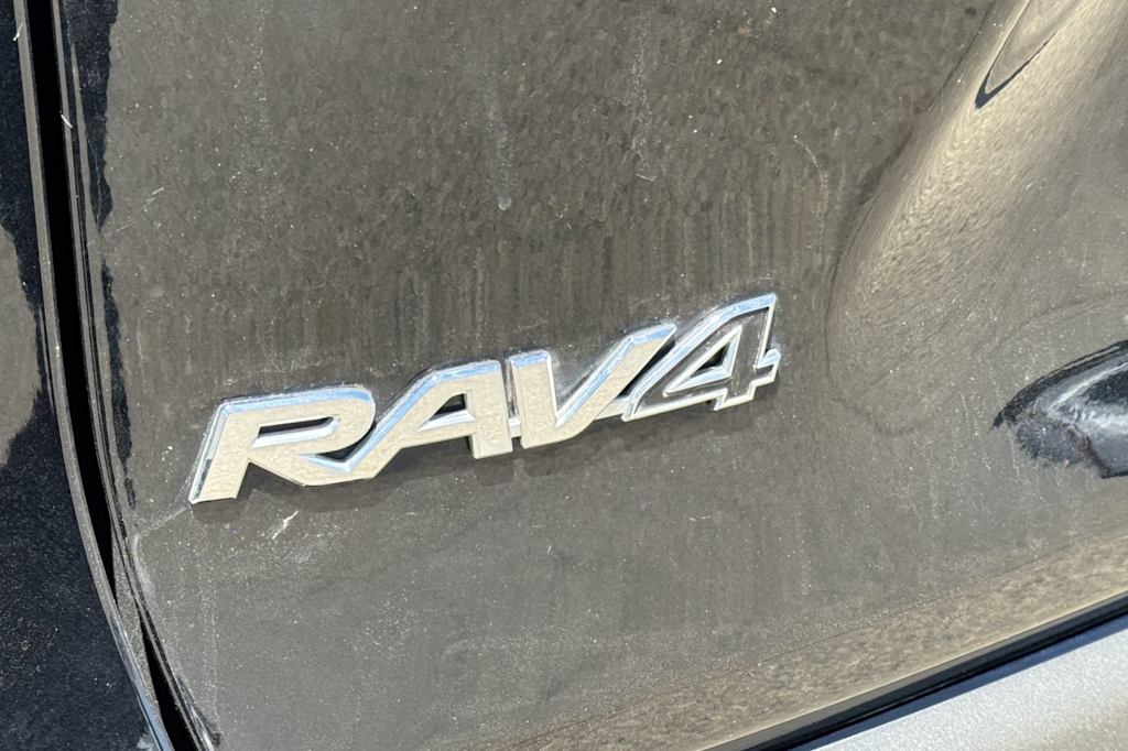 Thumbnail: 2022 Toyota RAV4 - 24