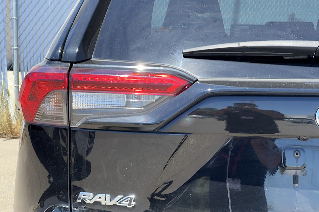 Thumbnail: 2022 Toyota RAV4 - 23