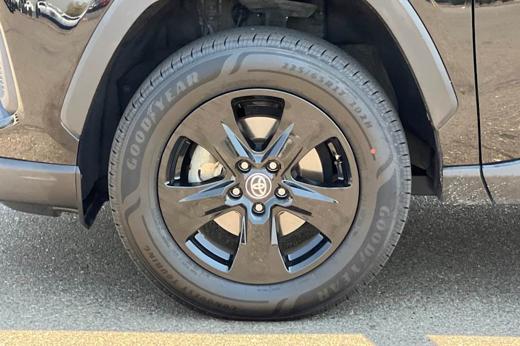 Thumbnail: 2022 Toyota RAV4 - 7