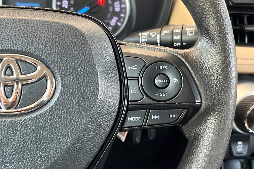Thumbnail: 2022 Toyota RAV4 - 30