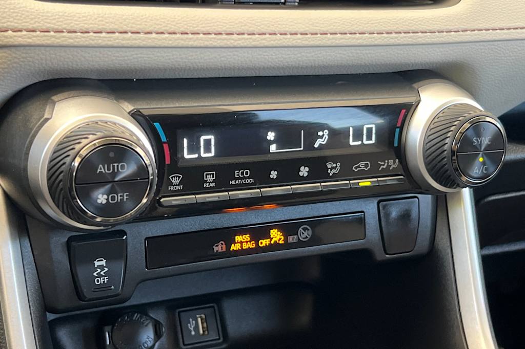 Thumbnail: 2024 Toyota RAV4 - 25