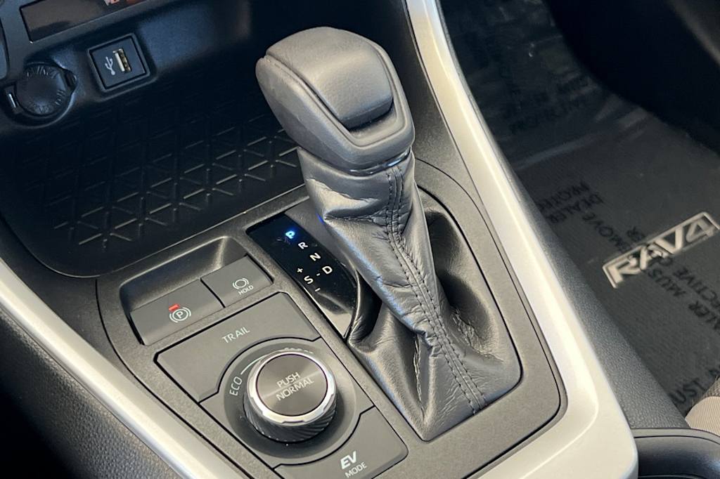 Thumbnail: 2024 Toyota RAV4 - 13