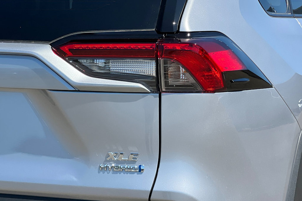 Thumbnail: 2024 Toyota RAV4 - 32