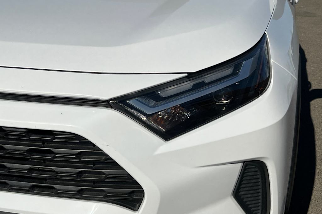 Thumbnail: 2022 Toyota RAV4 - 13