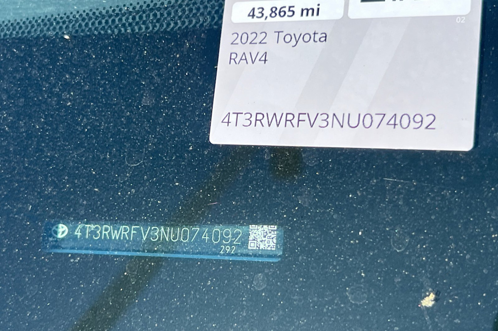 Thumbnail: 2022 Toyota RAV4 - 8