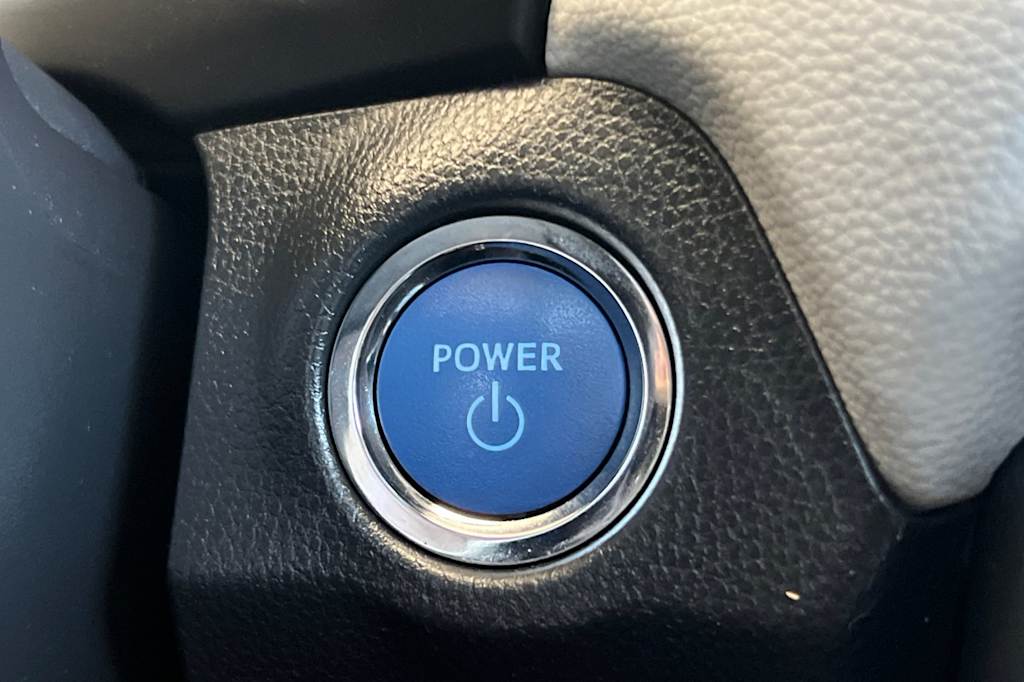 2022 Toyota RAV4 XLE 27