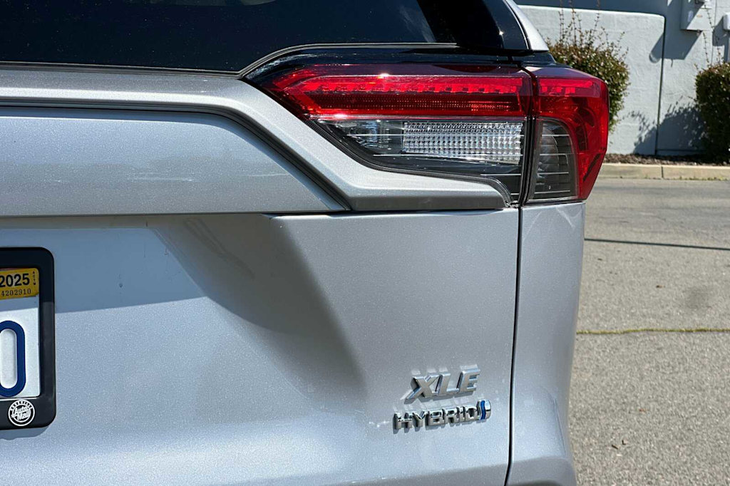 2022 Toyota RAV4 XLE 31