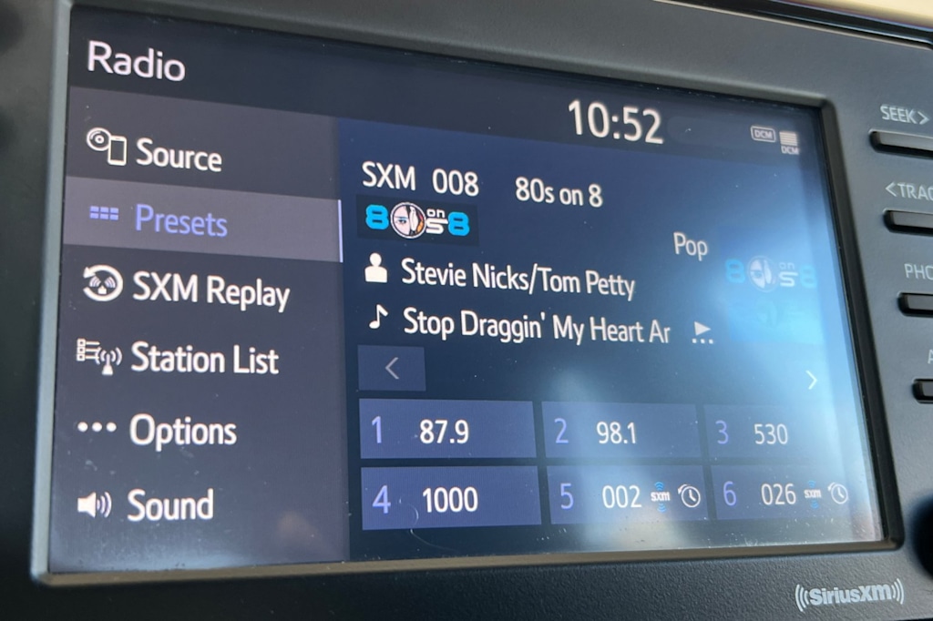 2022 Toyota RAV4 XLE 14
