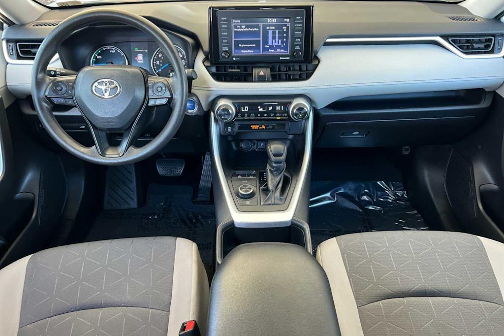2022 Toyota RAV4 XLE 2