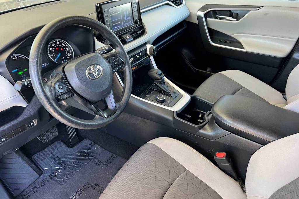 2022 Toyota RAV4 XLE 8