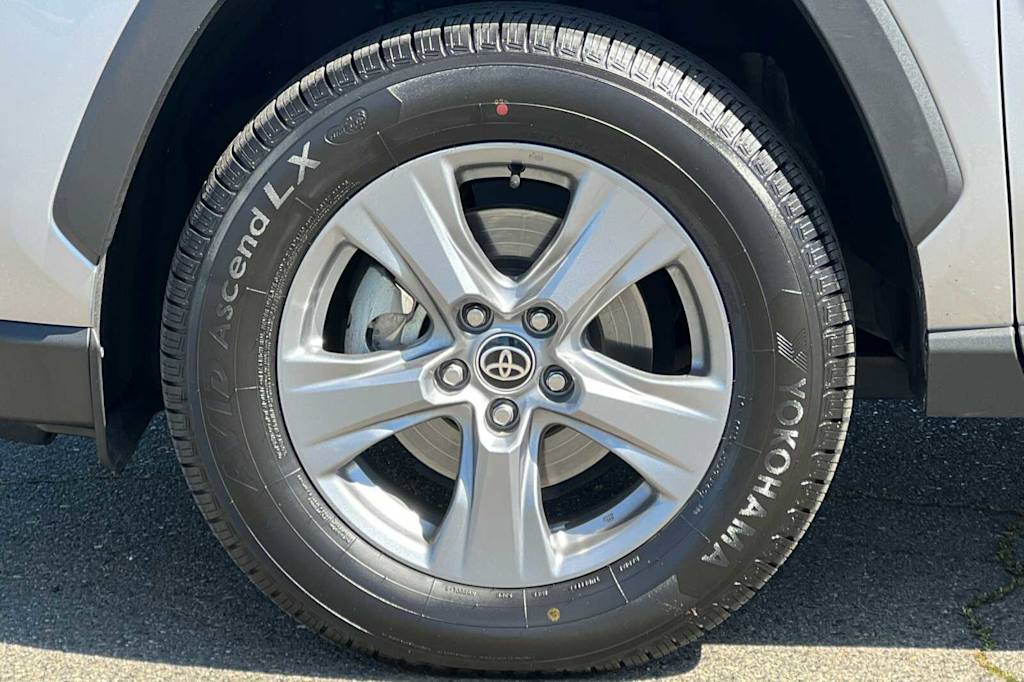 2022 Toyota RAV4 XLE 7