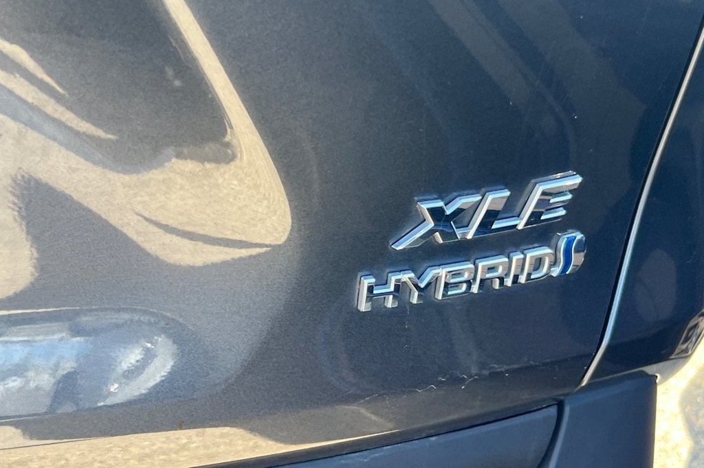 Thumbnail: 2024 Toyota RAV4 - 8