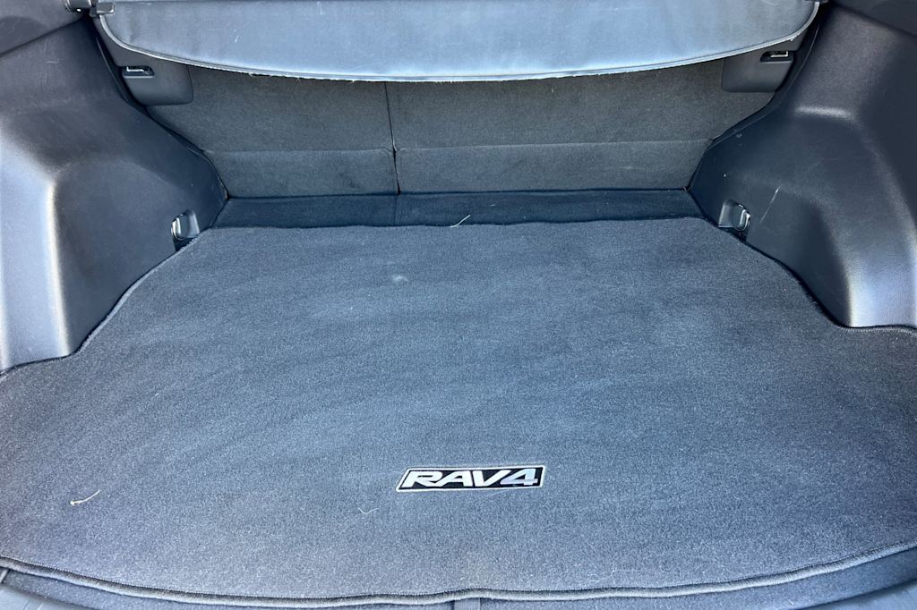 Thumbnail: 2024 Toyota RAV4 - 16