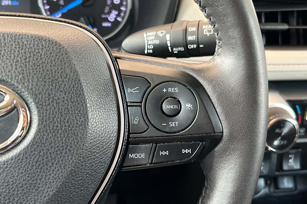 Thumbnail: 2022 Toyota RAV4 - 31