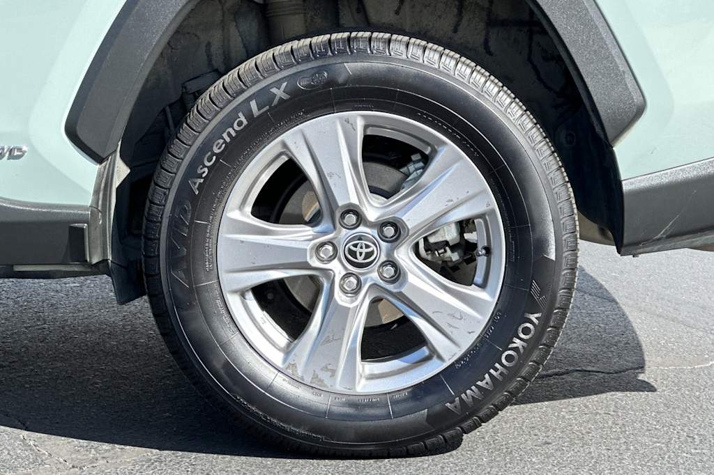 Thumbnail: 2023 Toyota RAV4 - 8