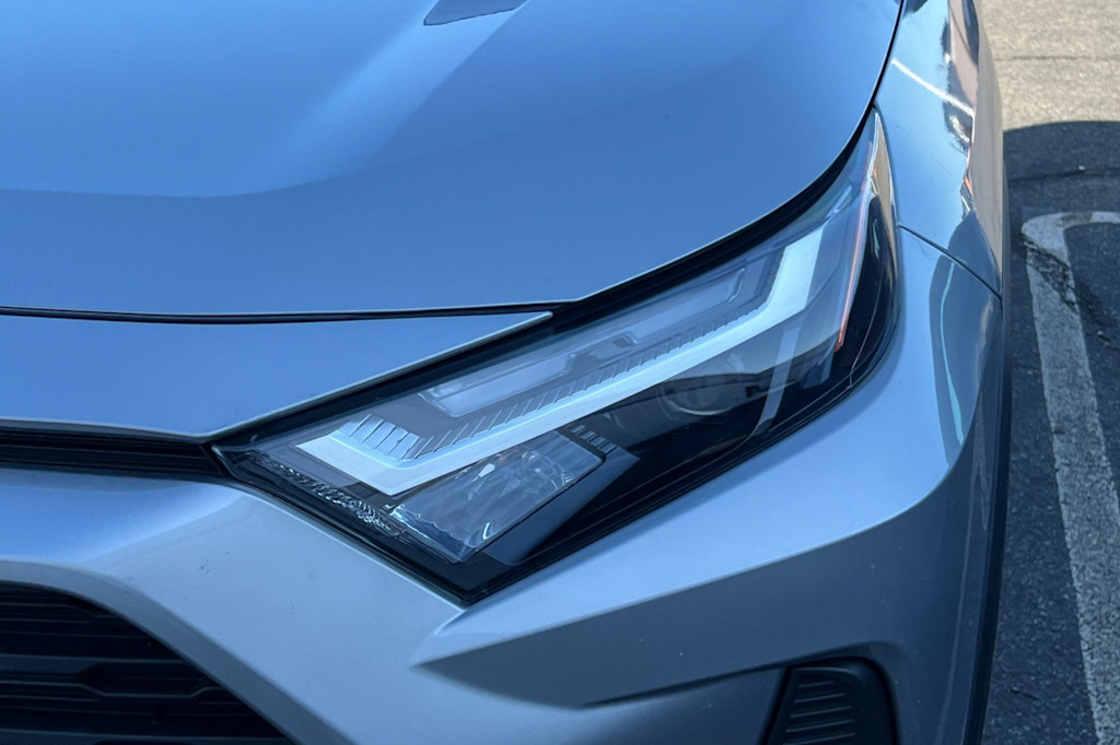 Thumbnail: 2022 Toyota RAV4 - 14