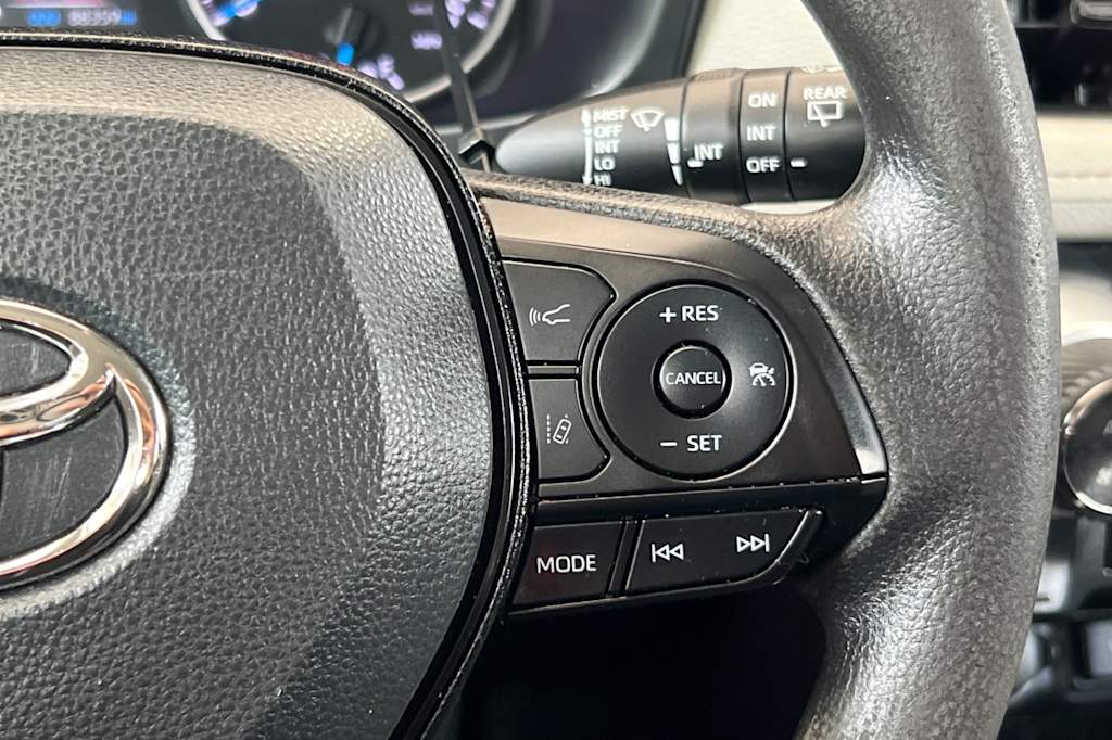 Thumbnail: 2022 Toyota RAV4 - 30