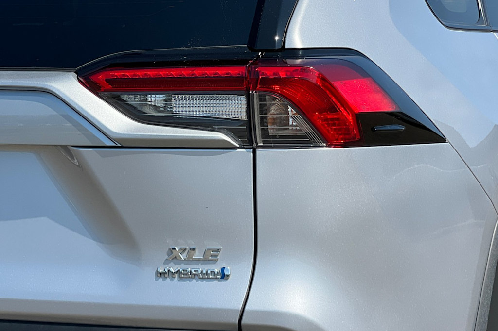 Thumbnail: 2022 Toyota RAV4 - 33