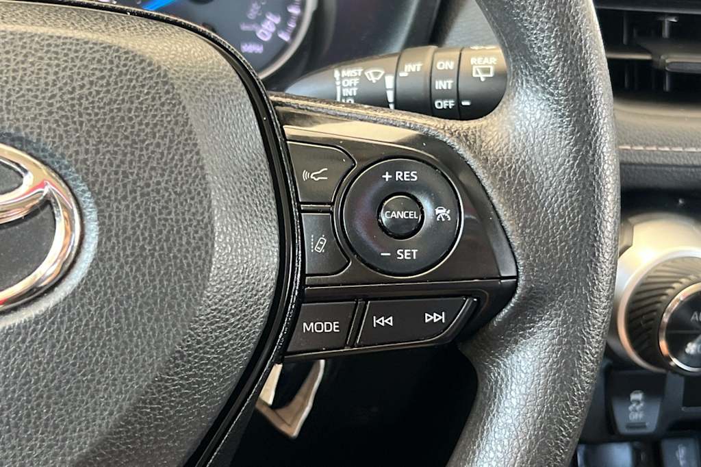 Thumbnail: 2022 Toyota RAV4 - 30