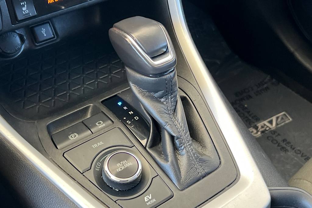 Thumbnail: 2022 Toyota RAV4 - 14