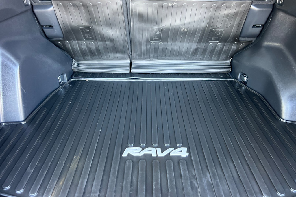 Thumbnail: 2022 Toyota RAV4 - 7