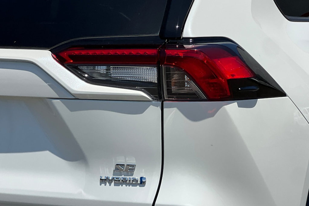 Thumbnail: 2022 Toyota RAV4 - 33